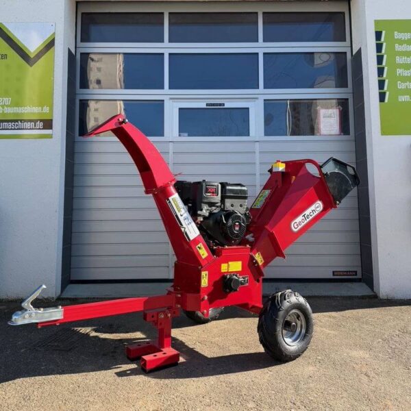 Holzhäcksler mit Benzinmotor