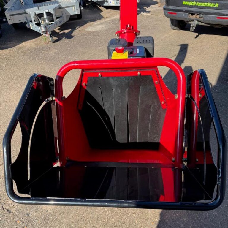 Holzhäcksler mit Benzinmotor