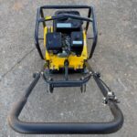 Kleine Baumax Rüttelplatte